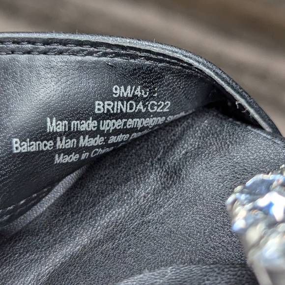 Karl Lagerfeld Paris Brinda Embellished Slide Sandal  Black Women's 9 - Picture 8 of 9